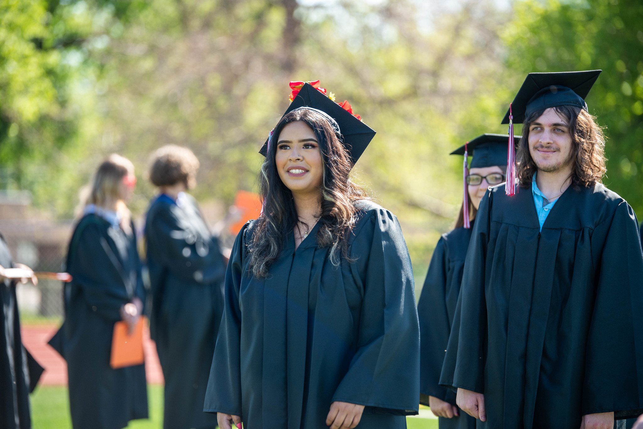 estudiantes en la graduación